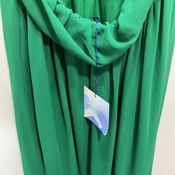 Majorelle revolve Symphony Gown in Green - Picture 11 of 16